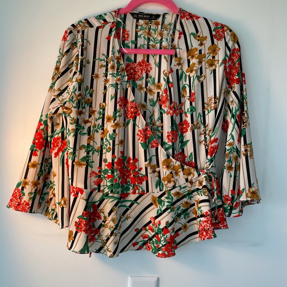 Zara floral tie up top. Size medium